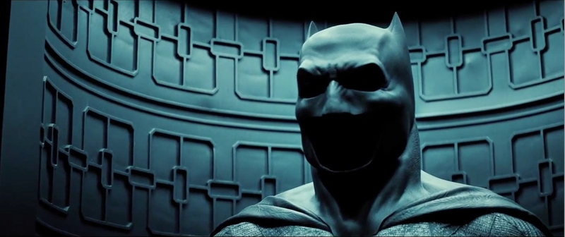 Illustration for article titled Every Key Detail And Killer Moment From The Batman V. Superman Trailer